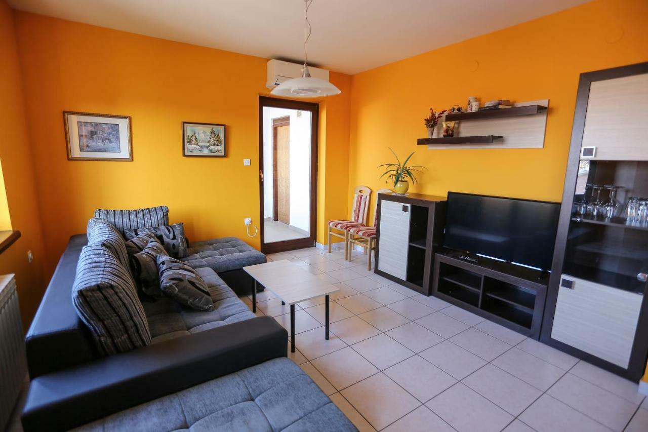 Apartment Sunny Place Pula Ngoại thất bức ảnh
